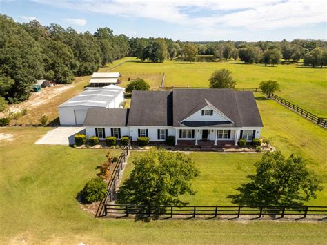 Home, outdoor and equestrian Beach and bath 